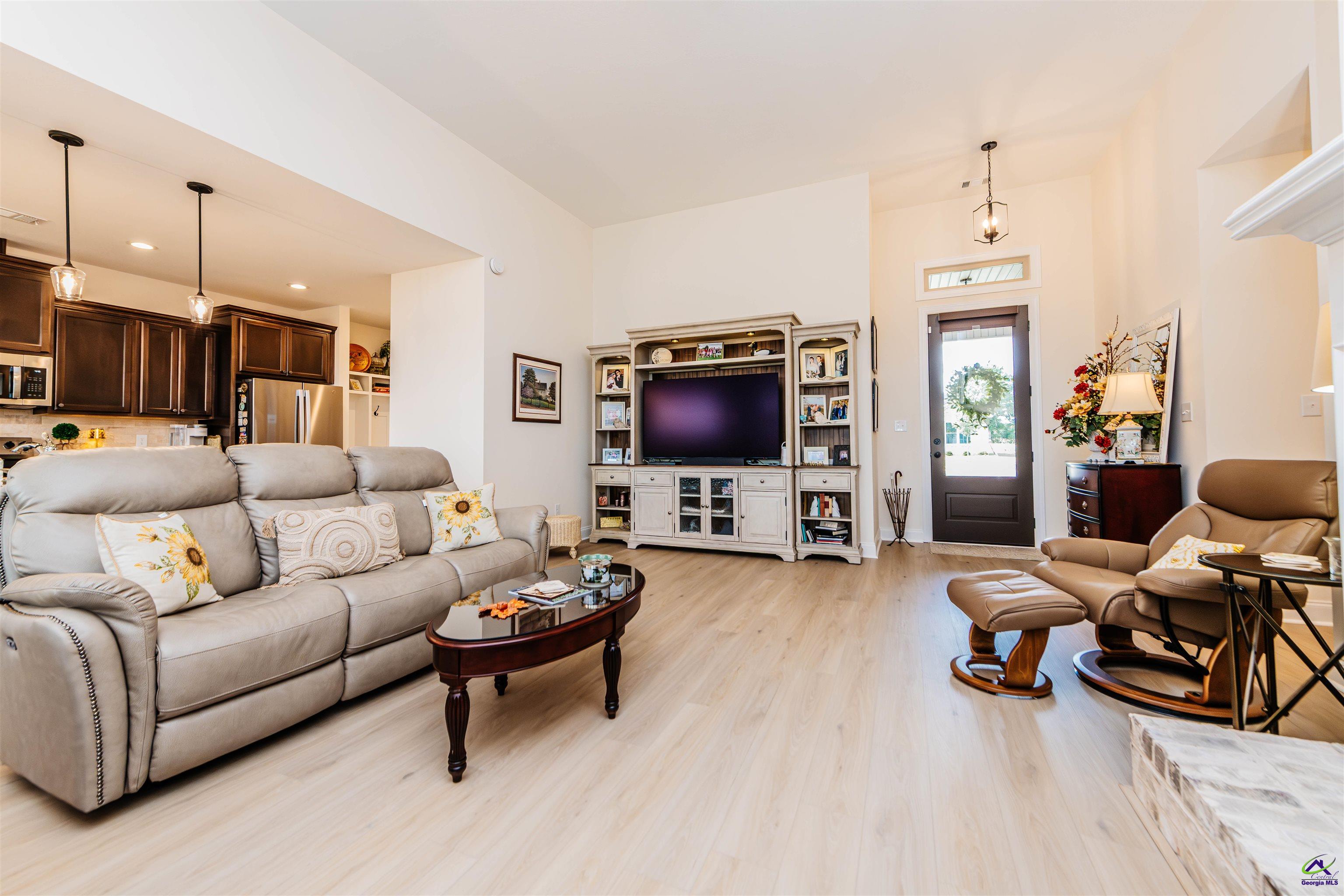 202 Farmland Circle