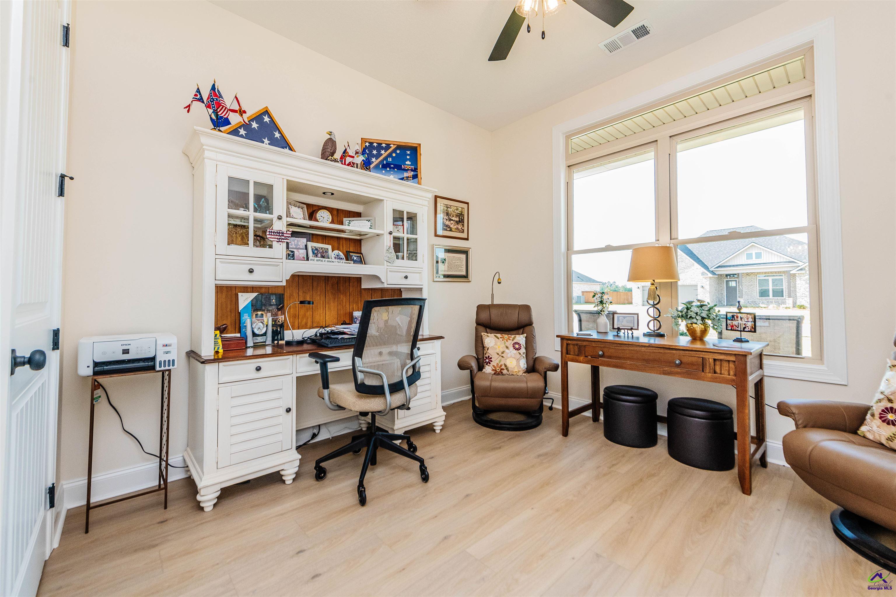 202 Farmland Circle