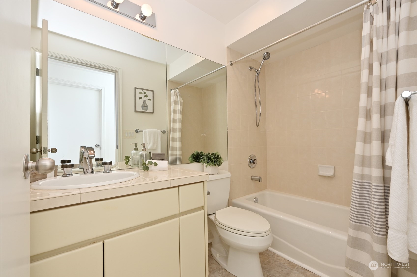 1231 5th Avenue N Unit: 403
