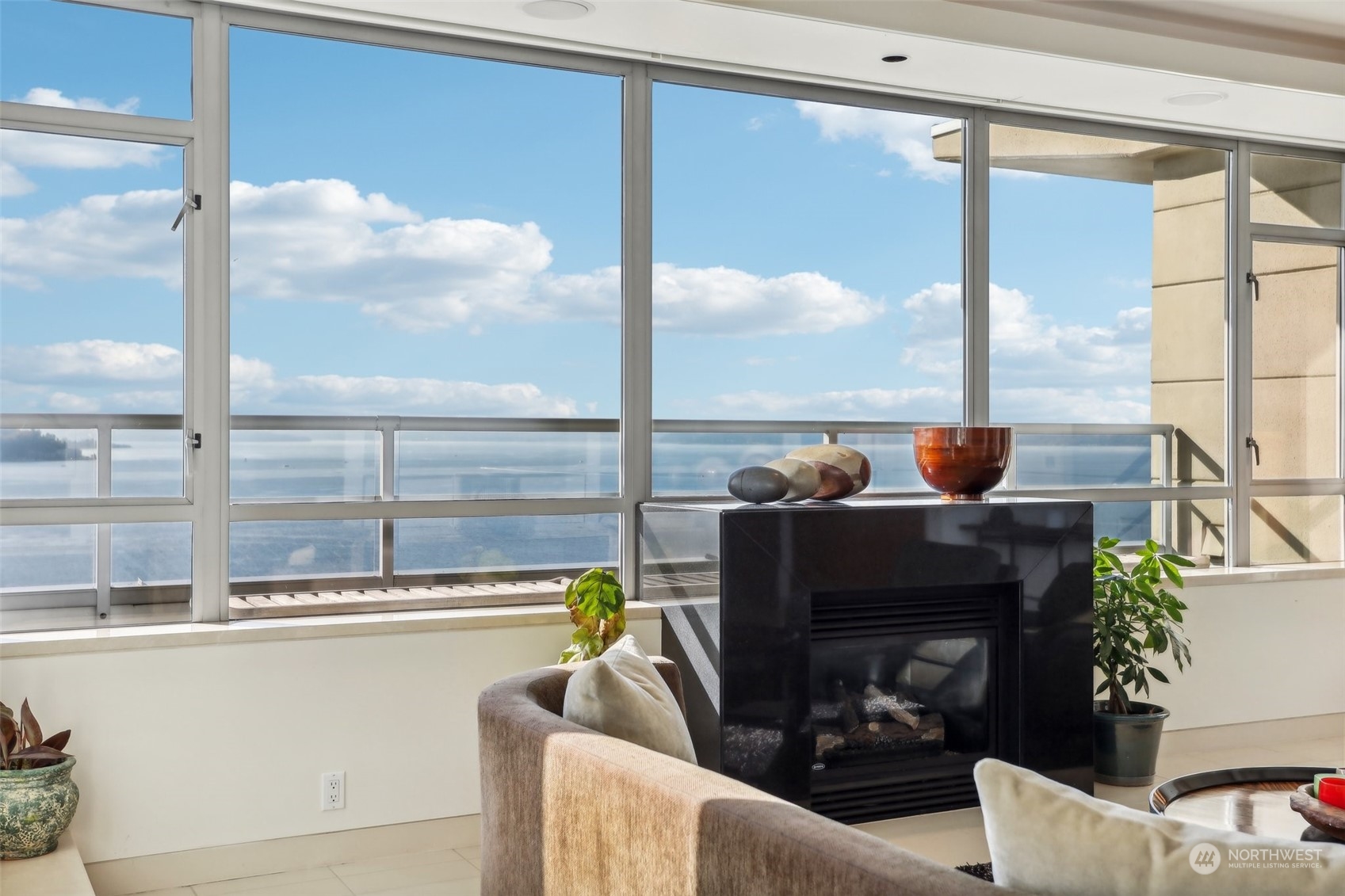 2929 1st Avenue Unit: PH8