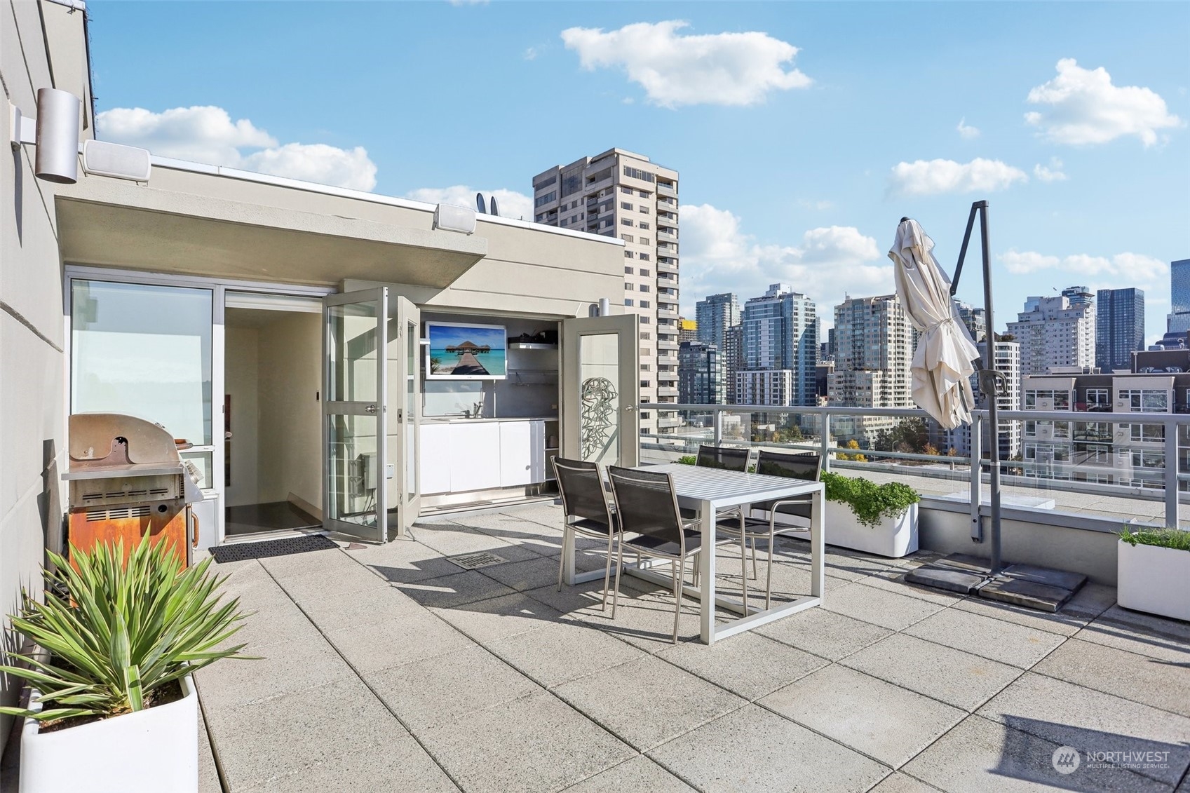 2929 1st Avenue Unit: PH8