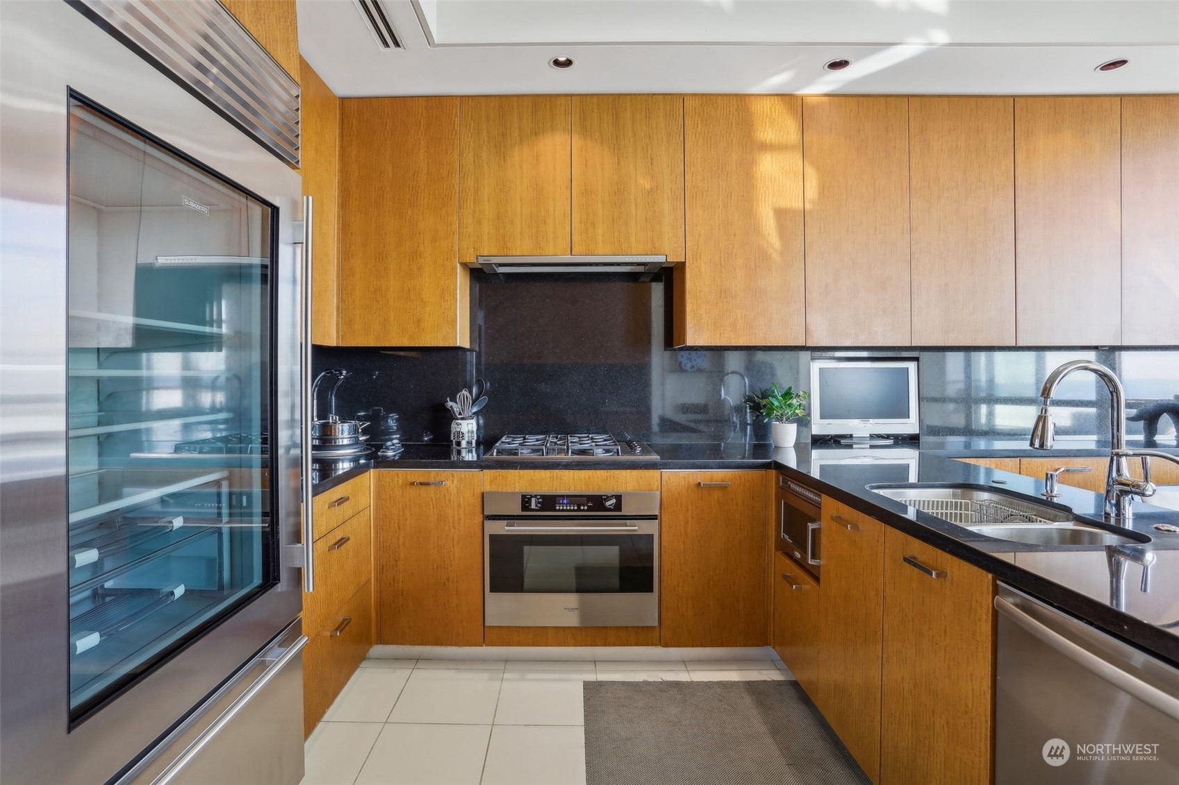 2929 1st Avenue Unit: PH8