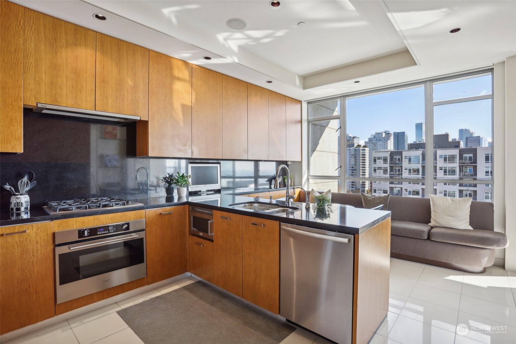 2929 1st Avenue Unit: PH8
