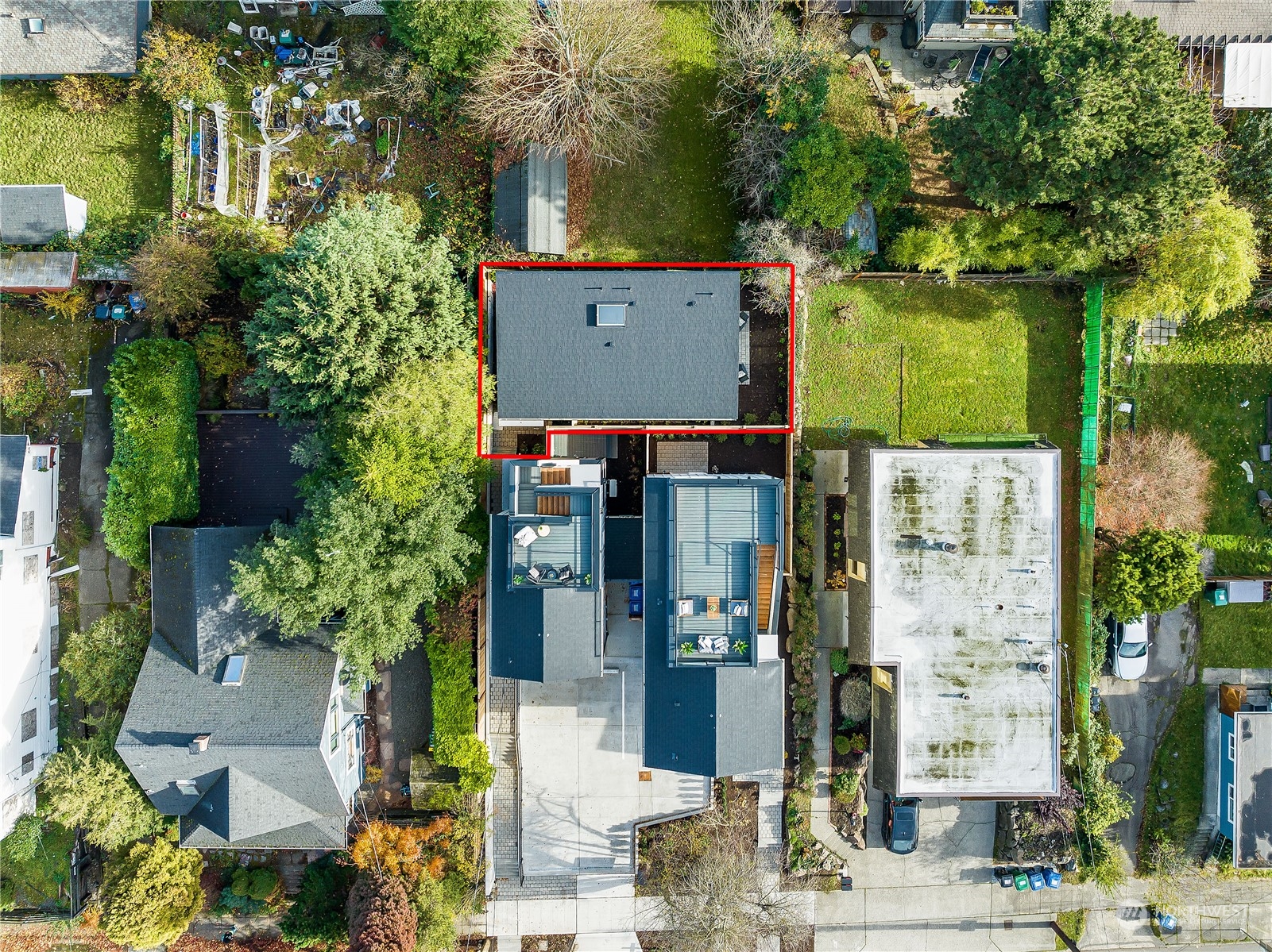 4220 Latona Avenue NE