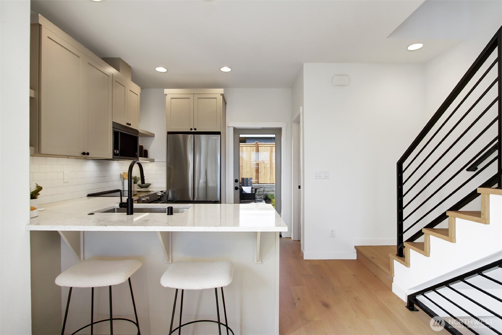 3537 Meridian Avenue N Unit: B