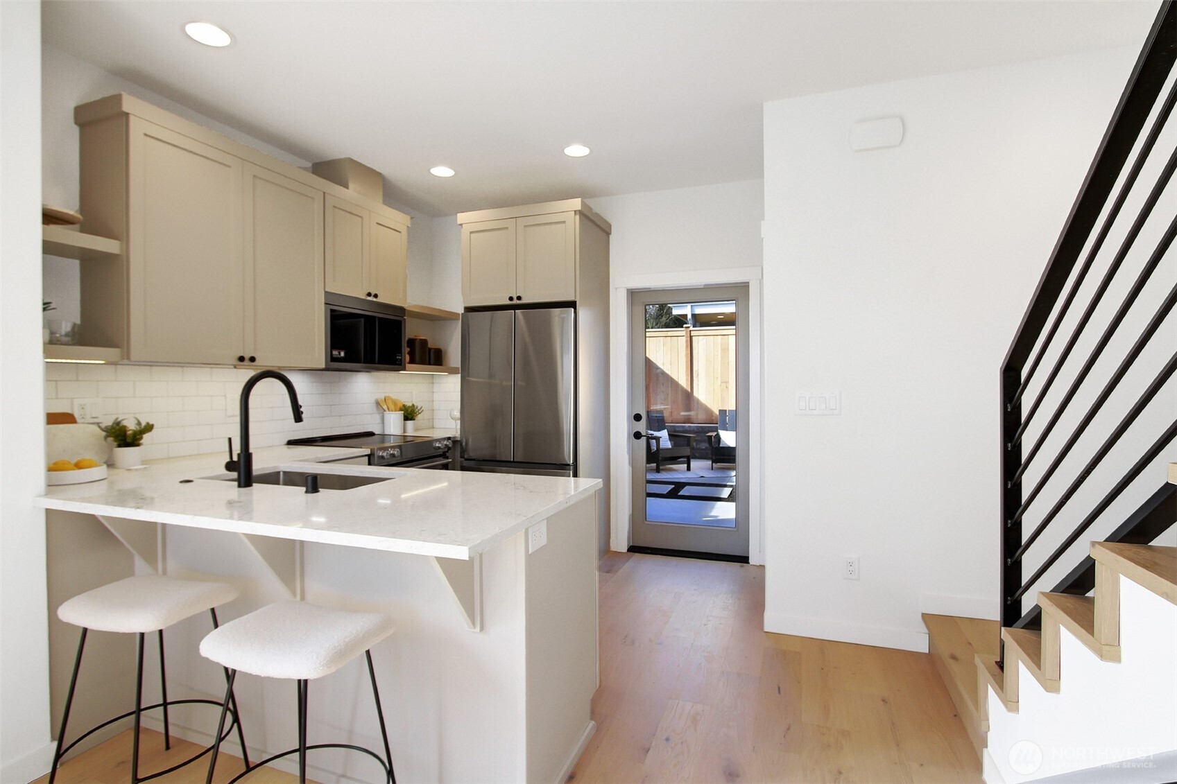 3537 Meridian Avenue N Unit: B