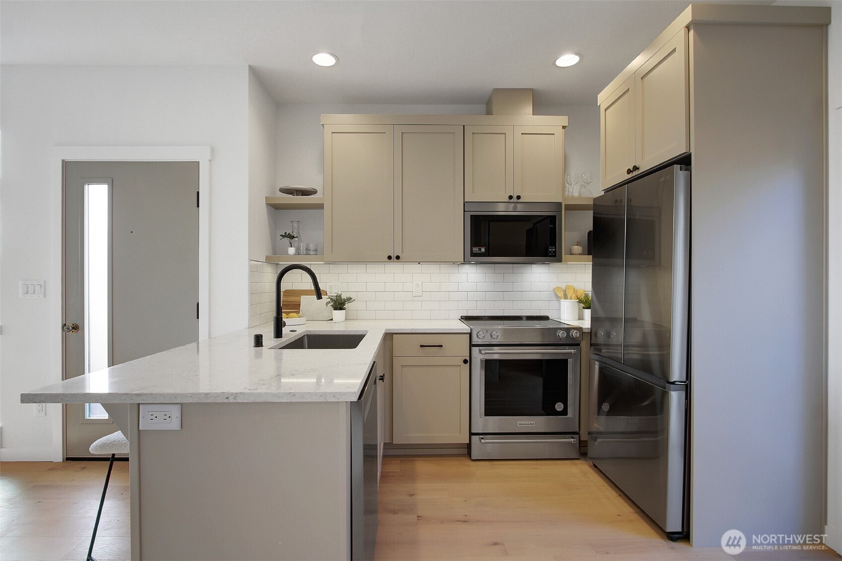3537 Meridian Avenue N Unit: B