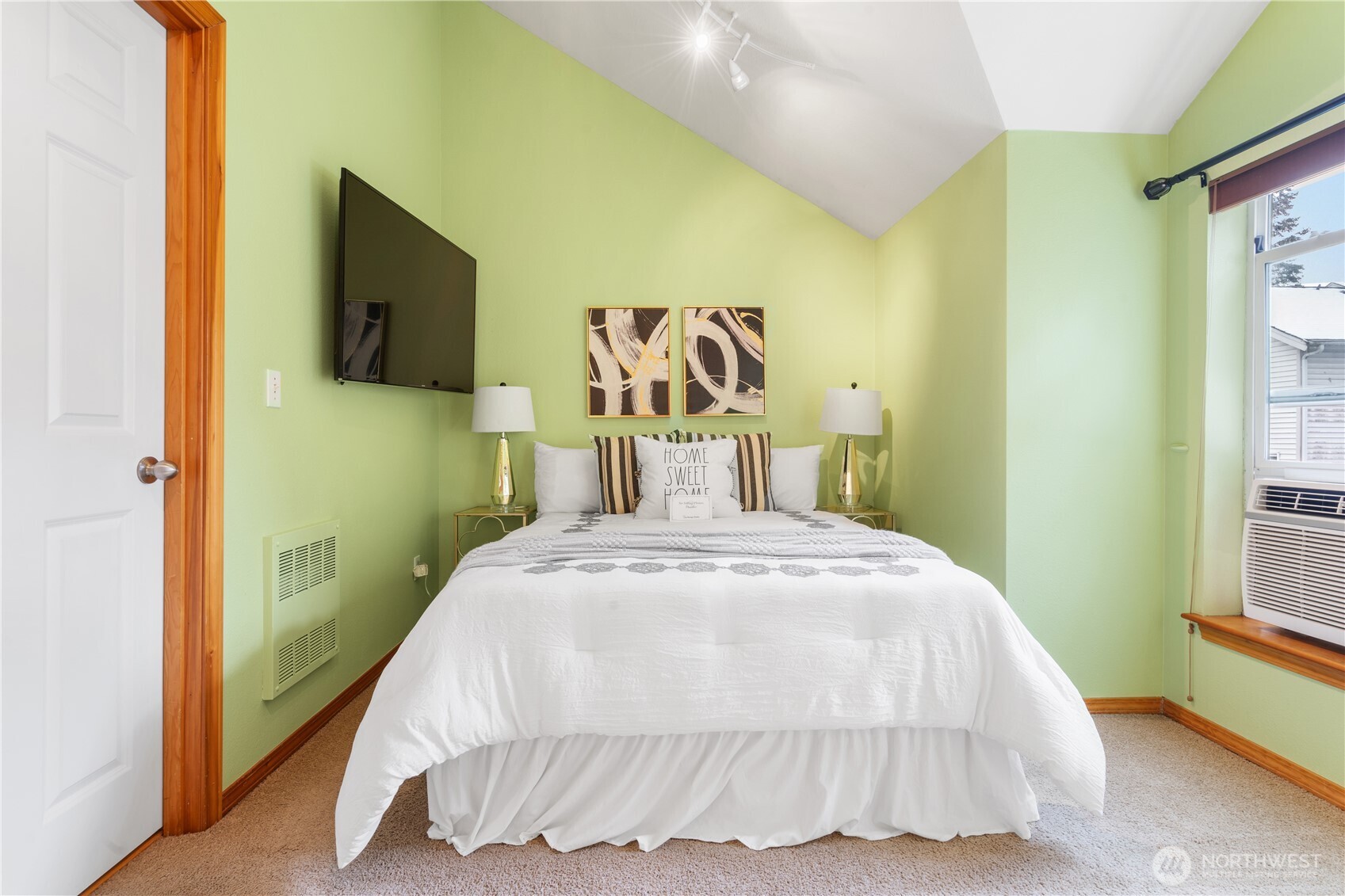 14347 Stone Avenue N Unit: B