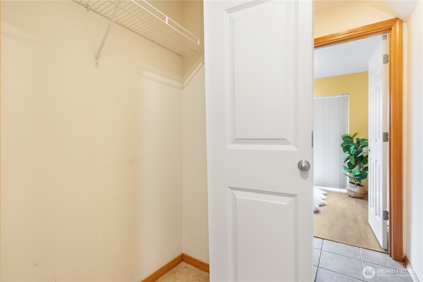 14347 Stone Avenue N Unit: B