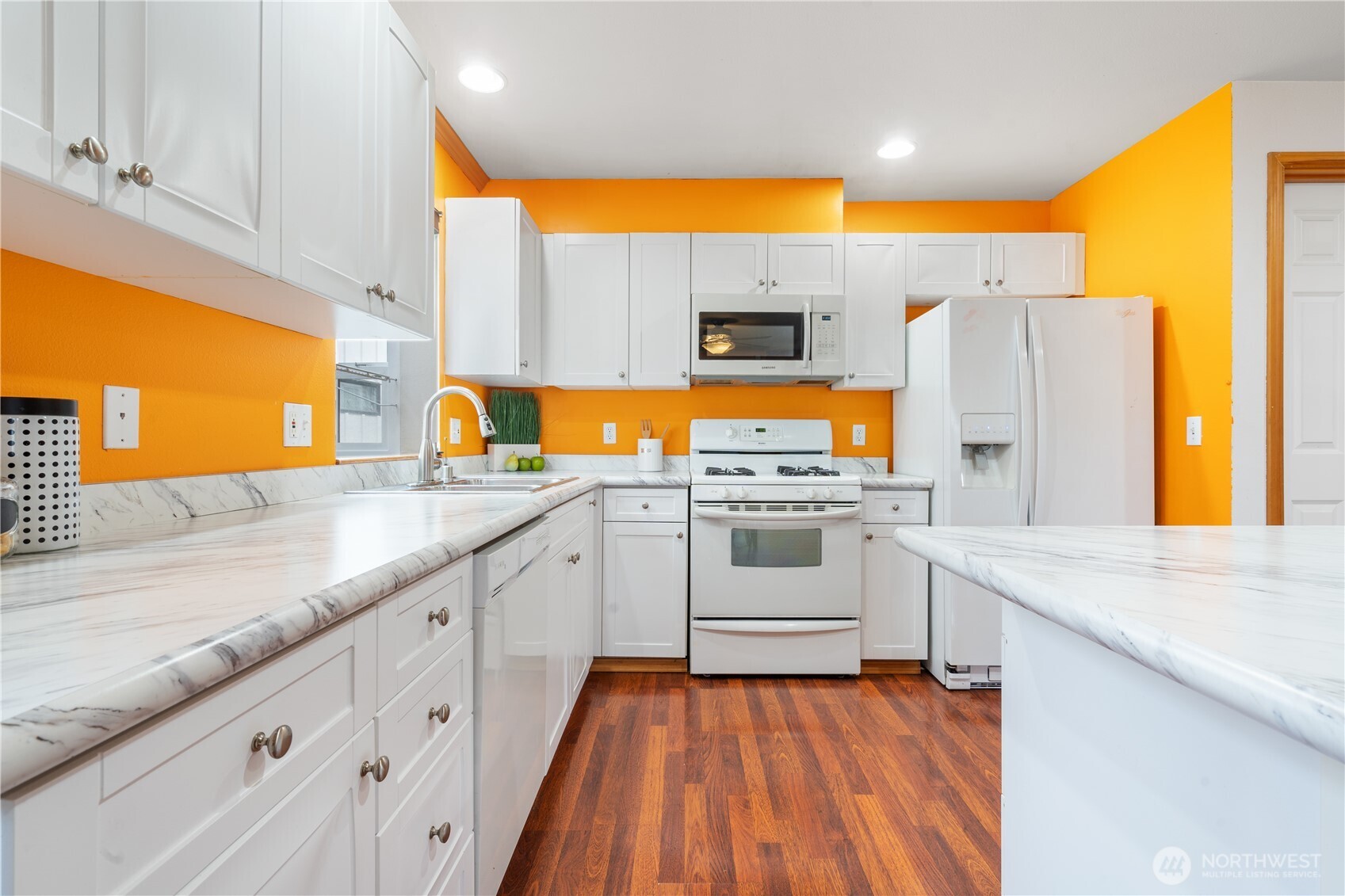 14347 Stone Avenue N Unit: B
