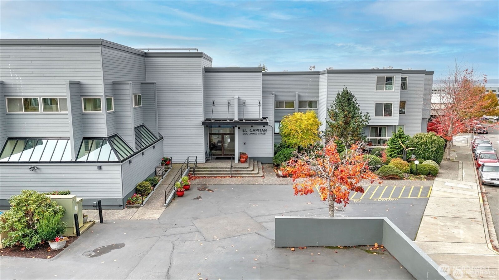 200 James Street W Unit: 306