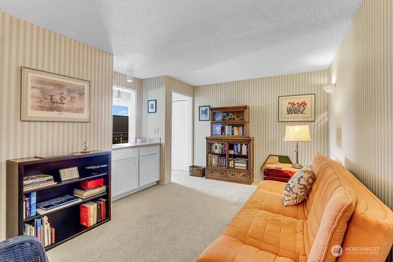 200 James Street W Unit: 306
