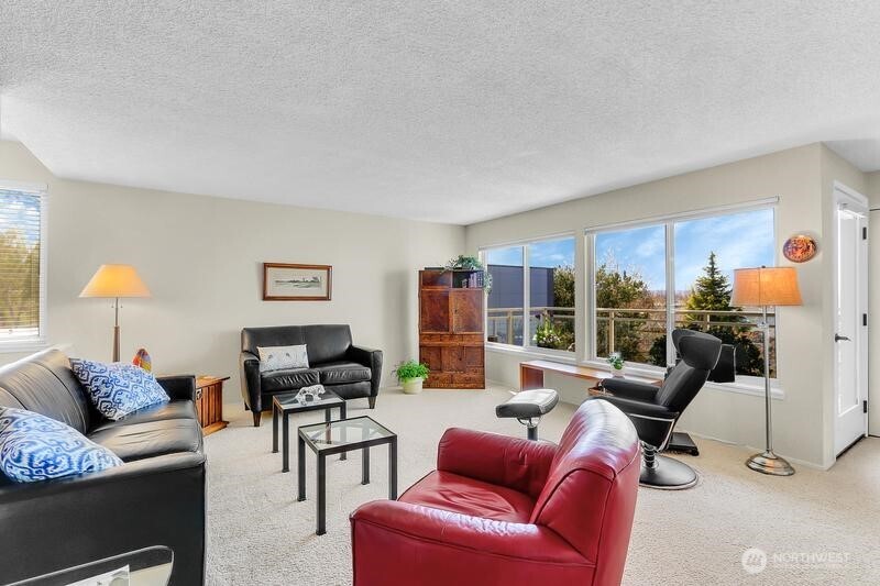 200 James Street W Unit: 306