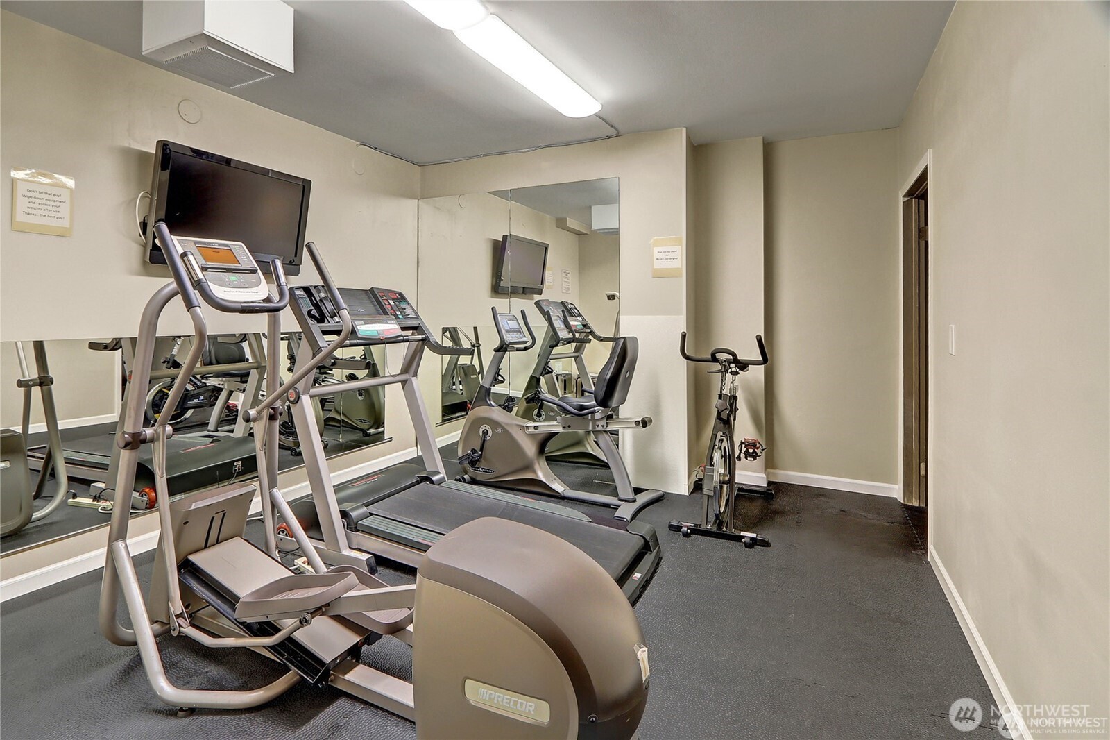 200 James Street W Unit: 306