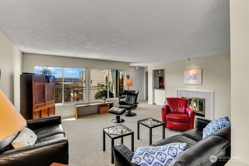 200 James Street W Unit: 306