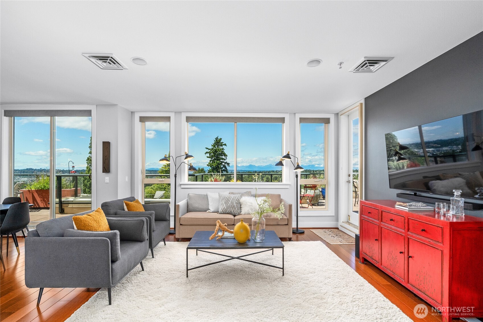 6801 Greenwood Avenue N Unit: 403