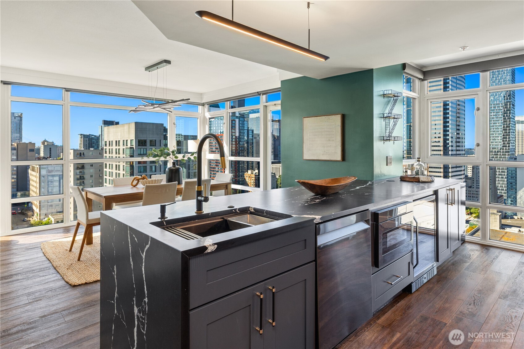 1420 Terry Avenue Unit: 2504