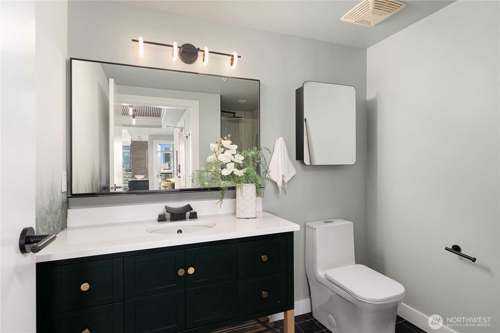 1420 Terry Avenue Unit: 2504