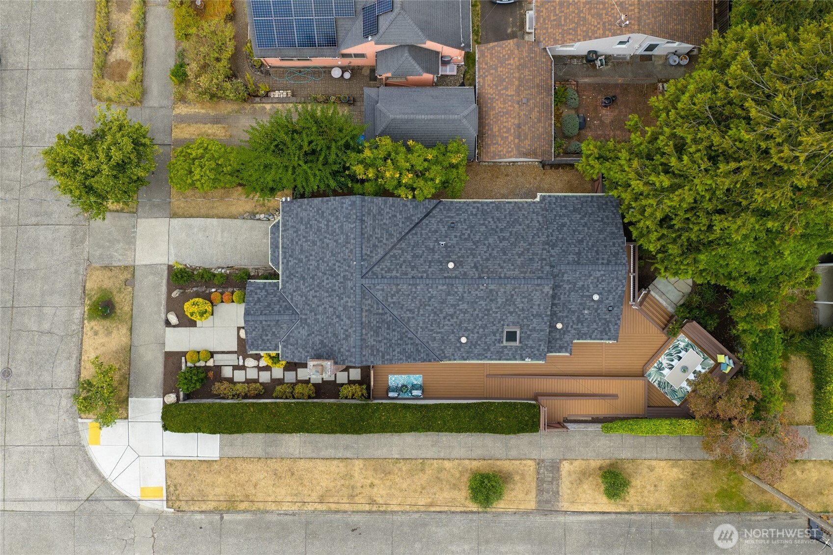 2900 W Newton Street