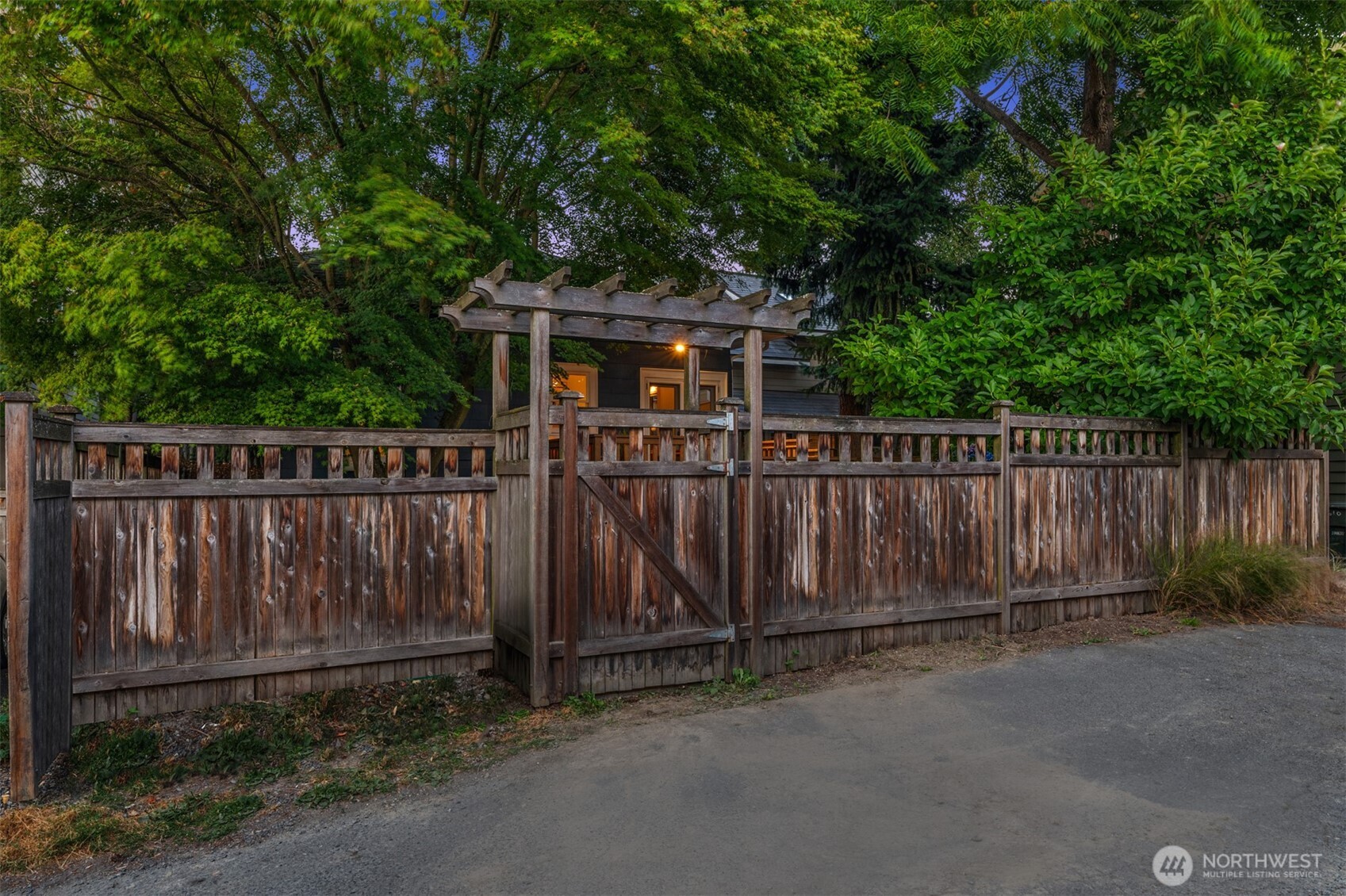 1807 11th Avenue W