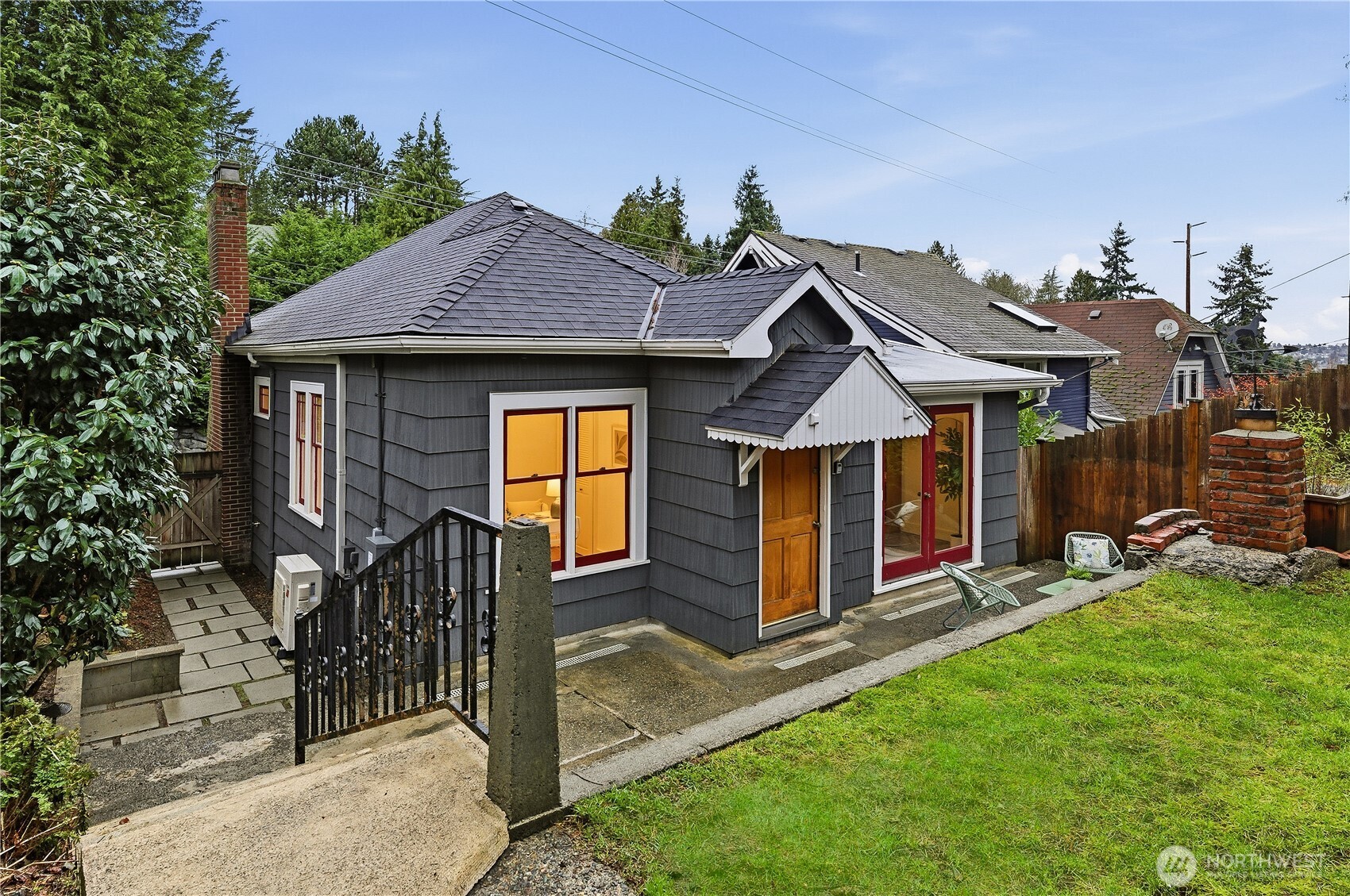 2554 3rd Avenue W