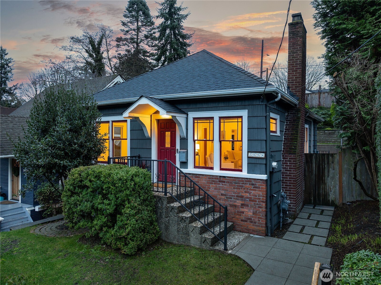 2554 3rd Avenue W