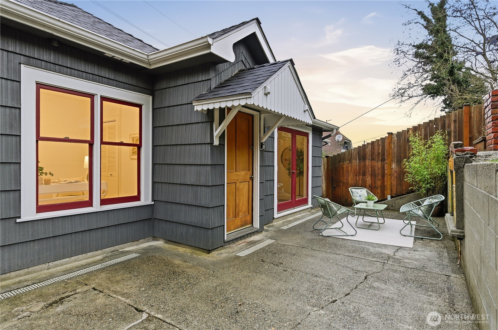2554 3rd Avenue W
