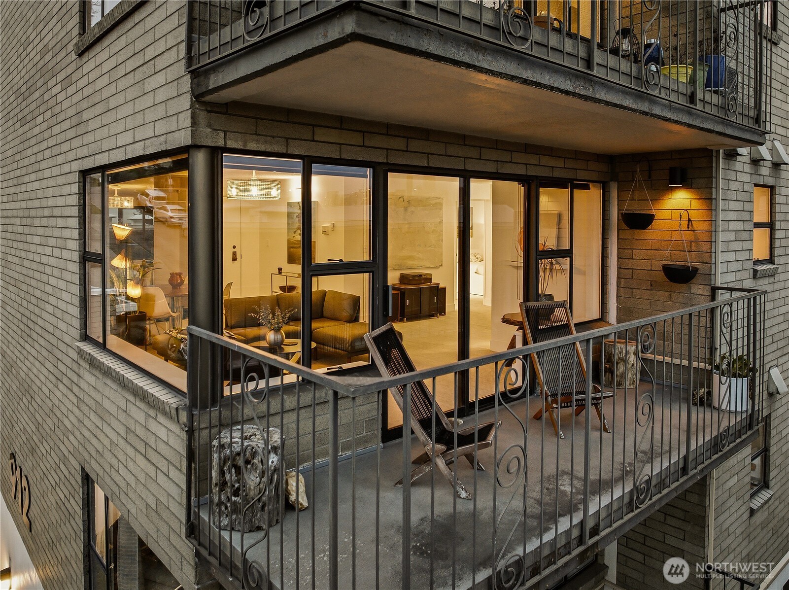 912 3rd Avenue W Unit: 202