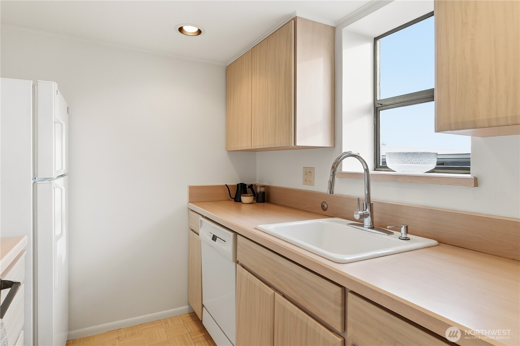 912 3rd Avenue W Unit: 202