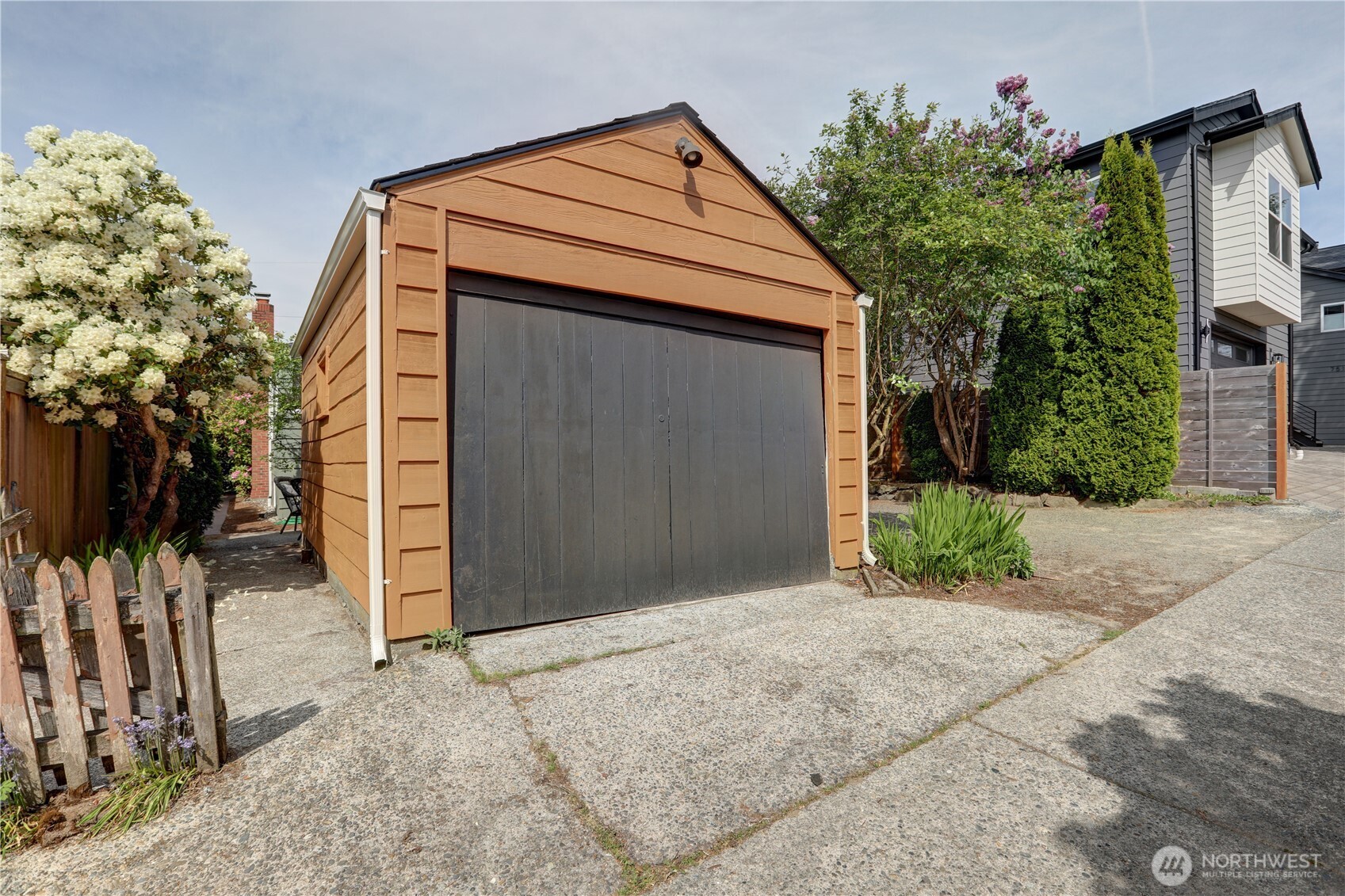 7504 27th Avenue NW