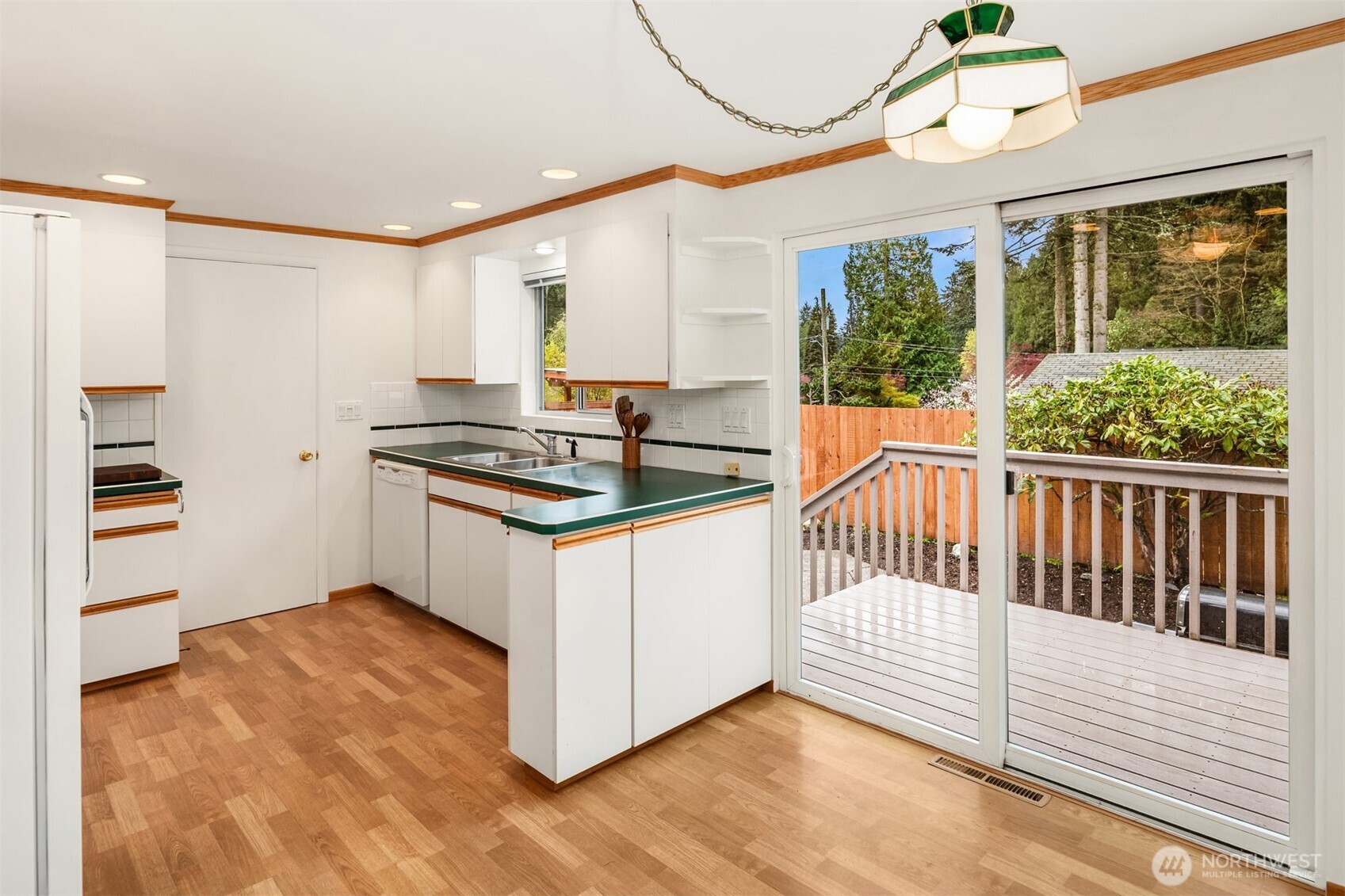 533 N 185th Place
