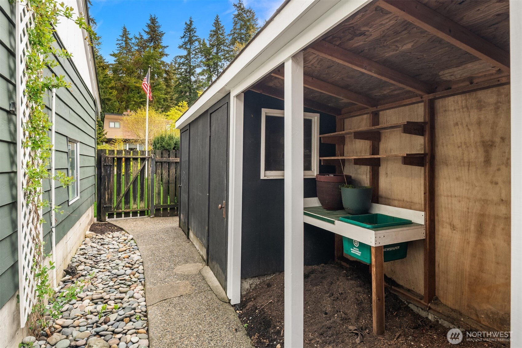 533 N 185th Place