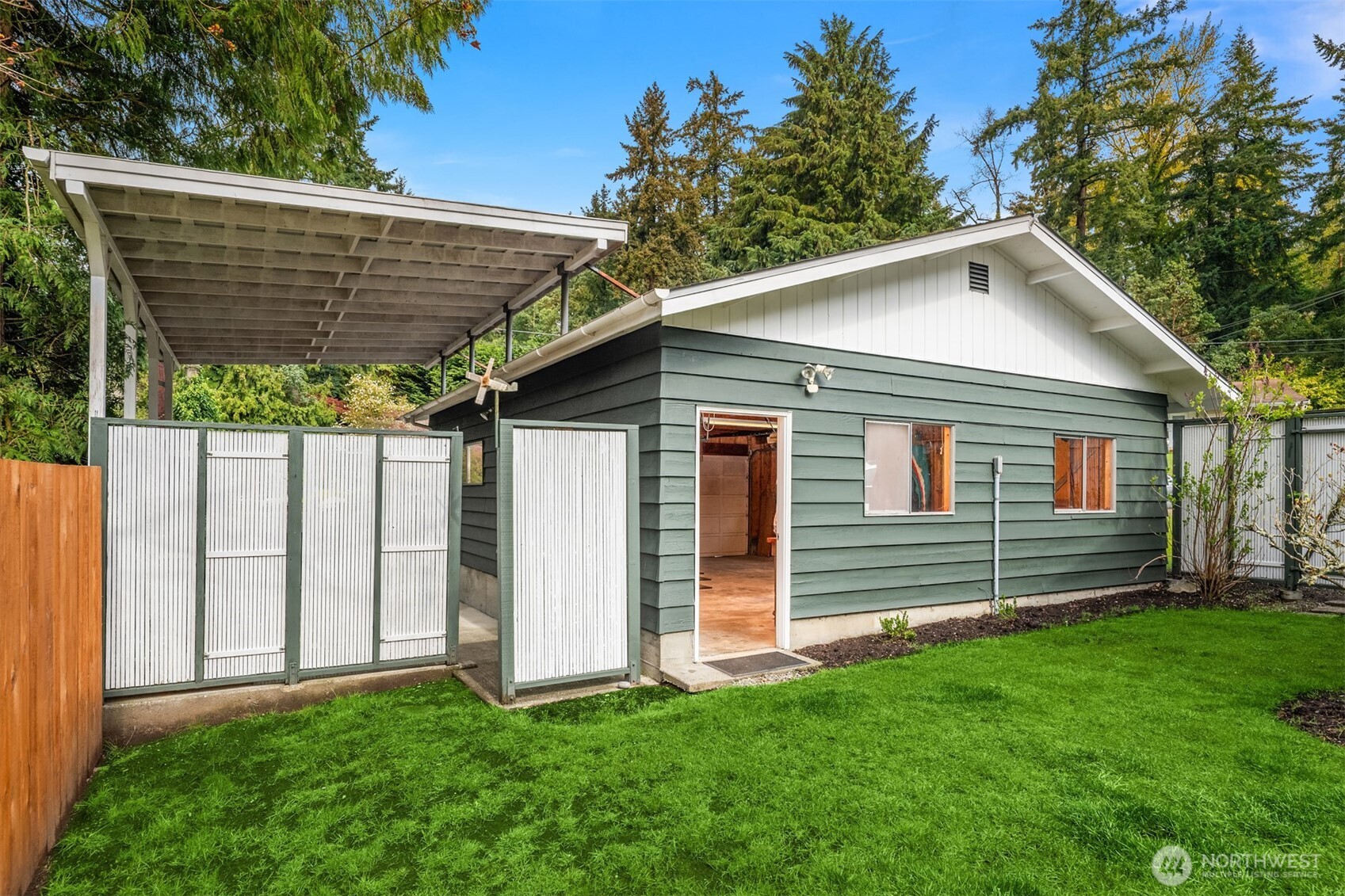 533 N 185th Place