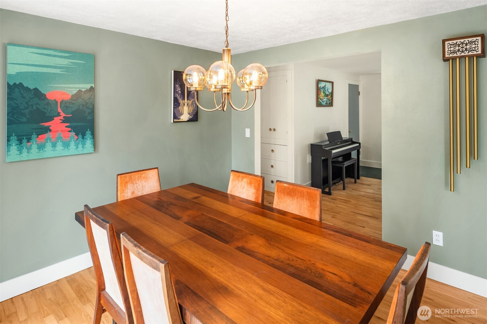 533 N 185th Place