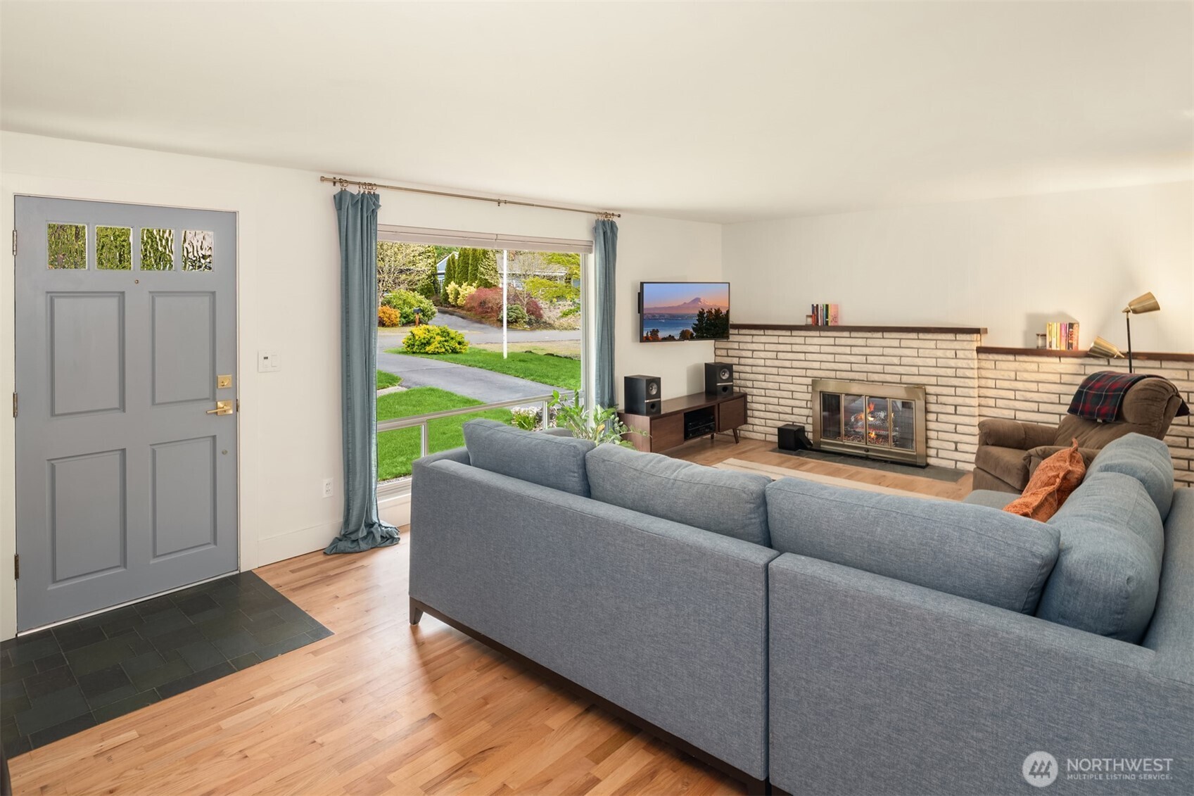 533 N 185th Place