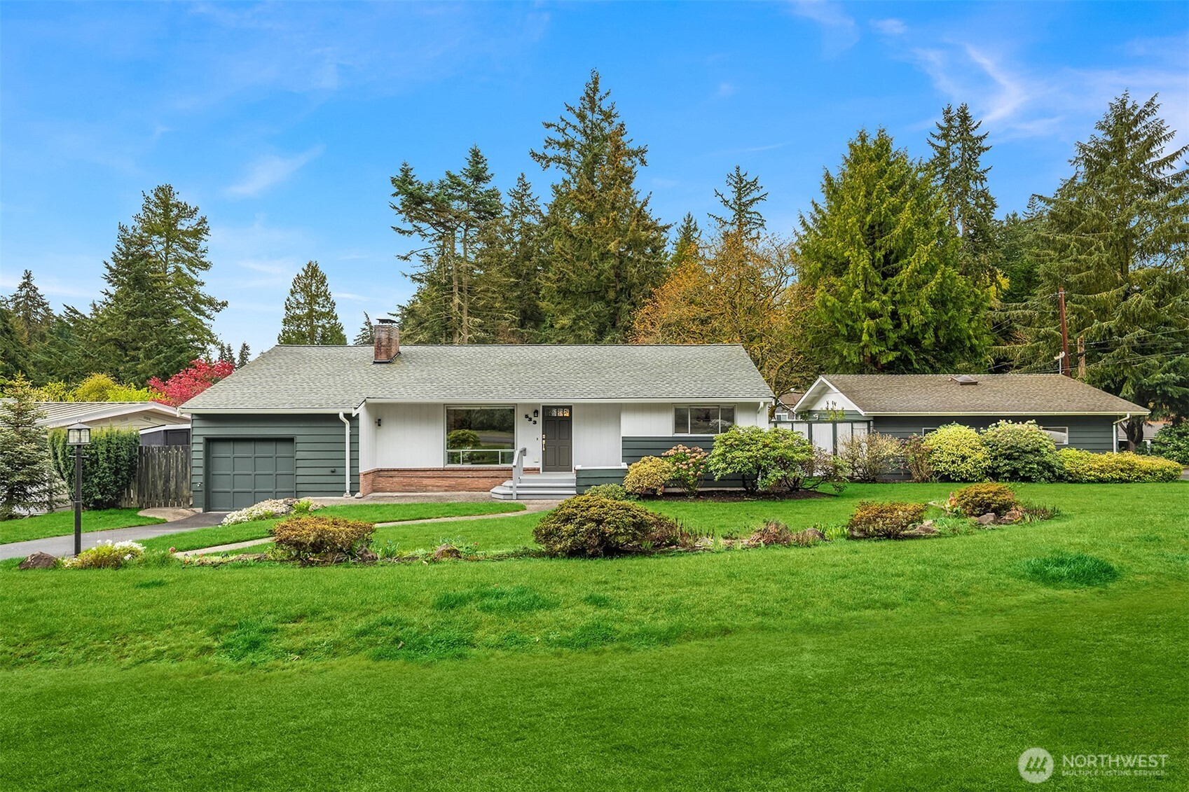 533 N 185th Place