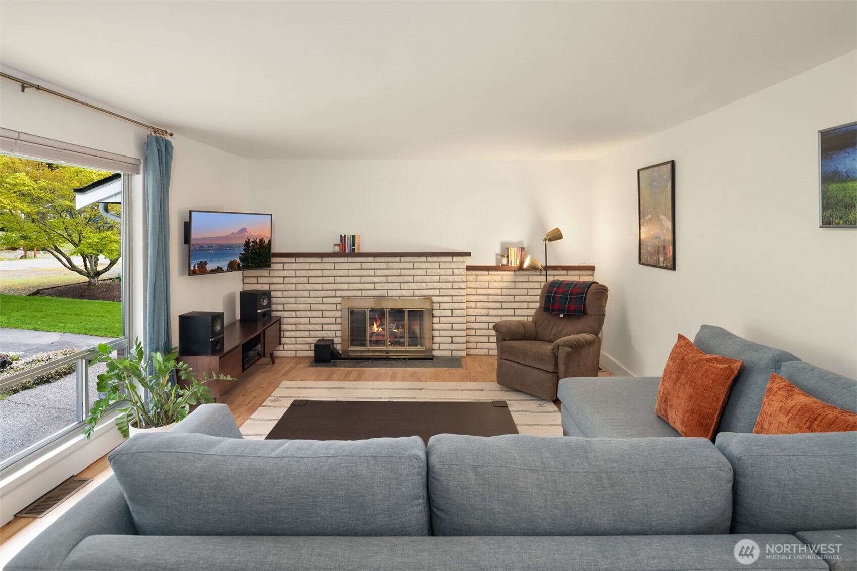 533 N 185th Place