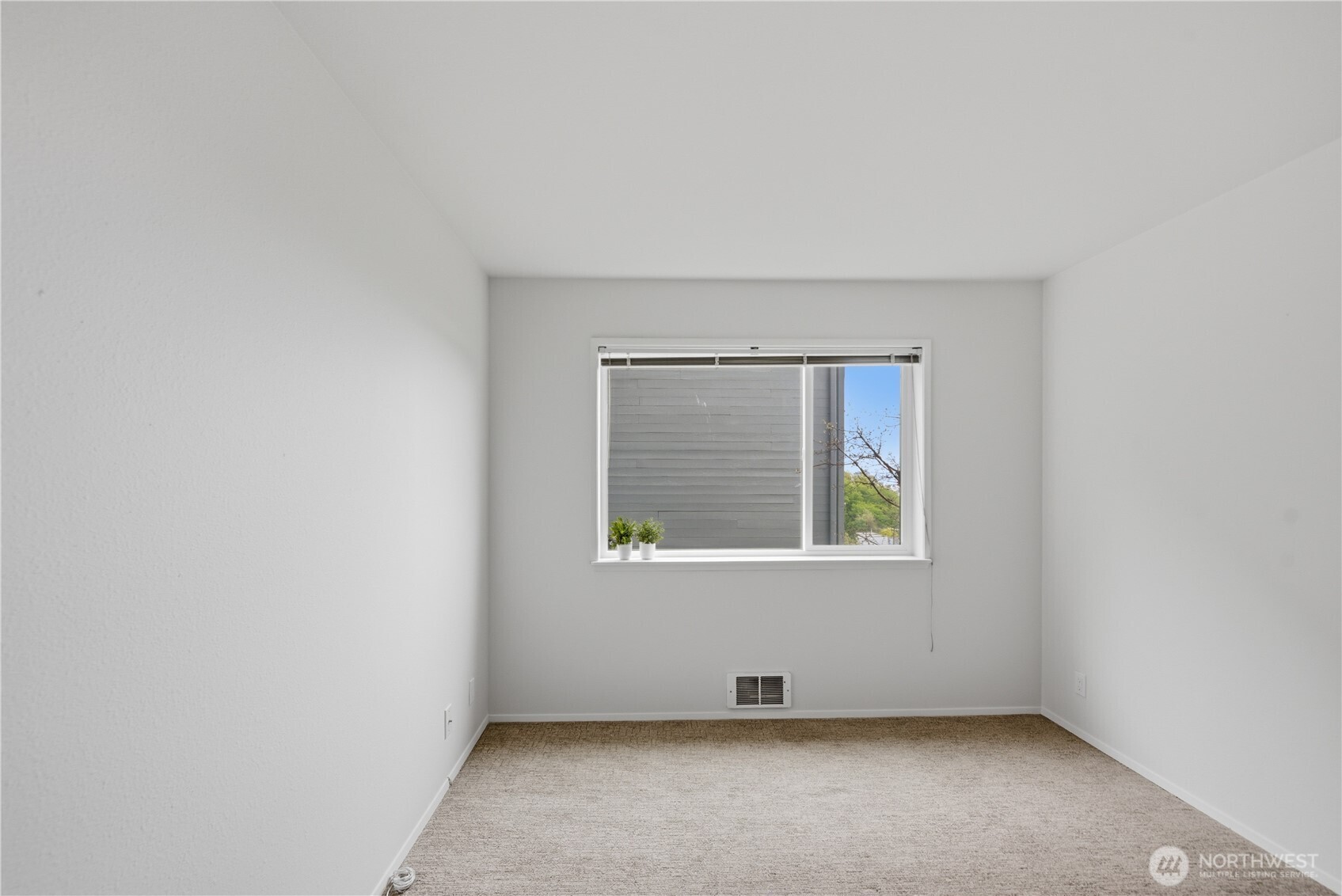 2040 13th Avenue W Unit: 13
