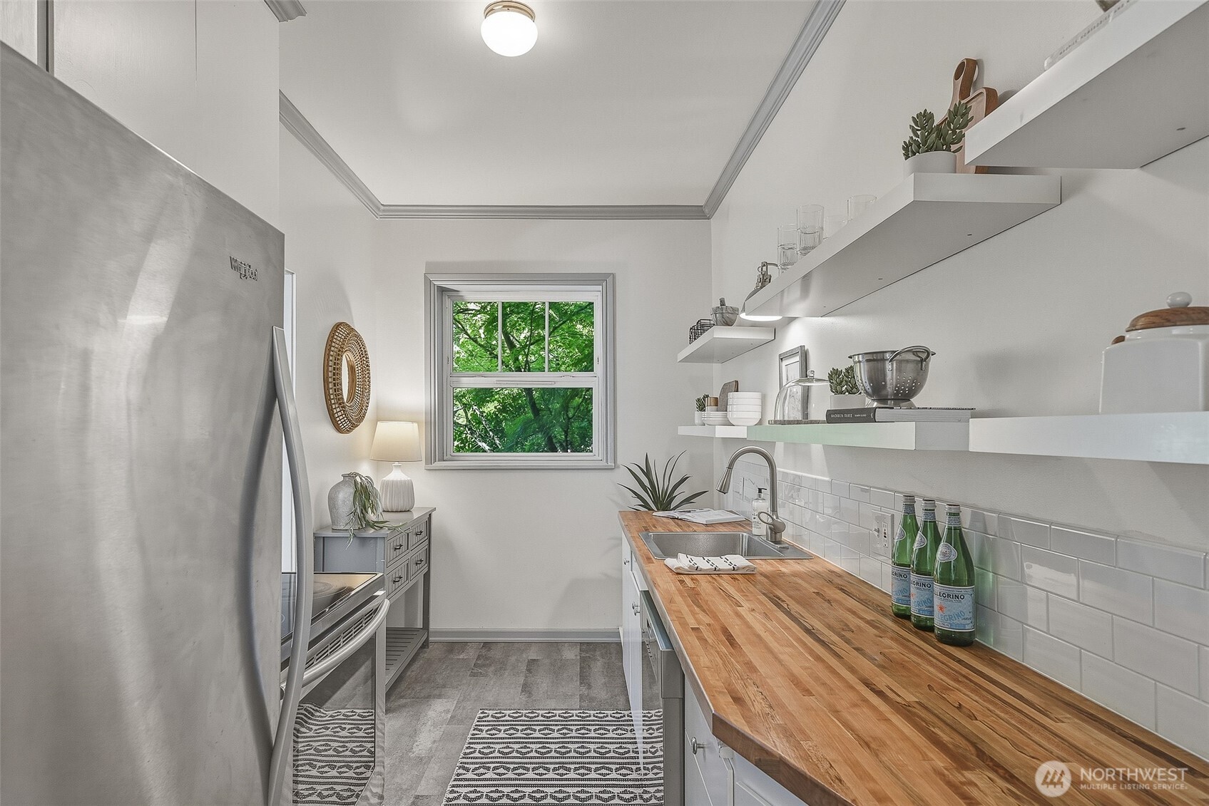1107 E Denny Way Unit: A2