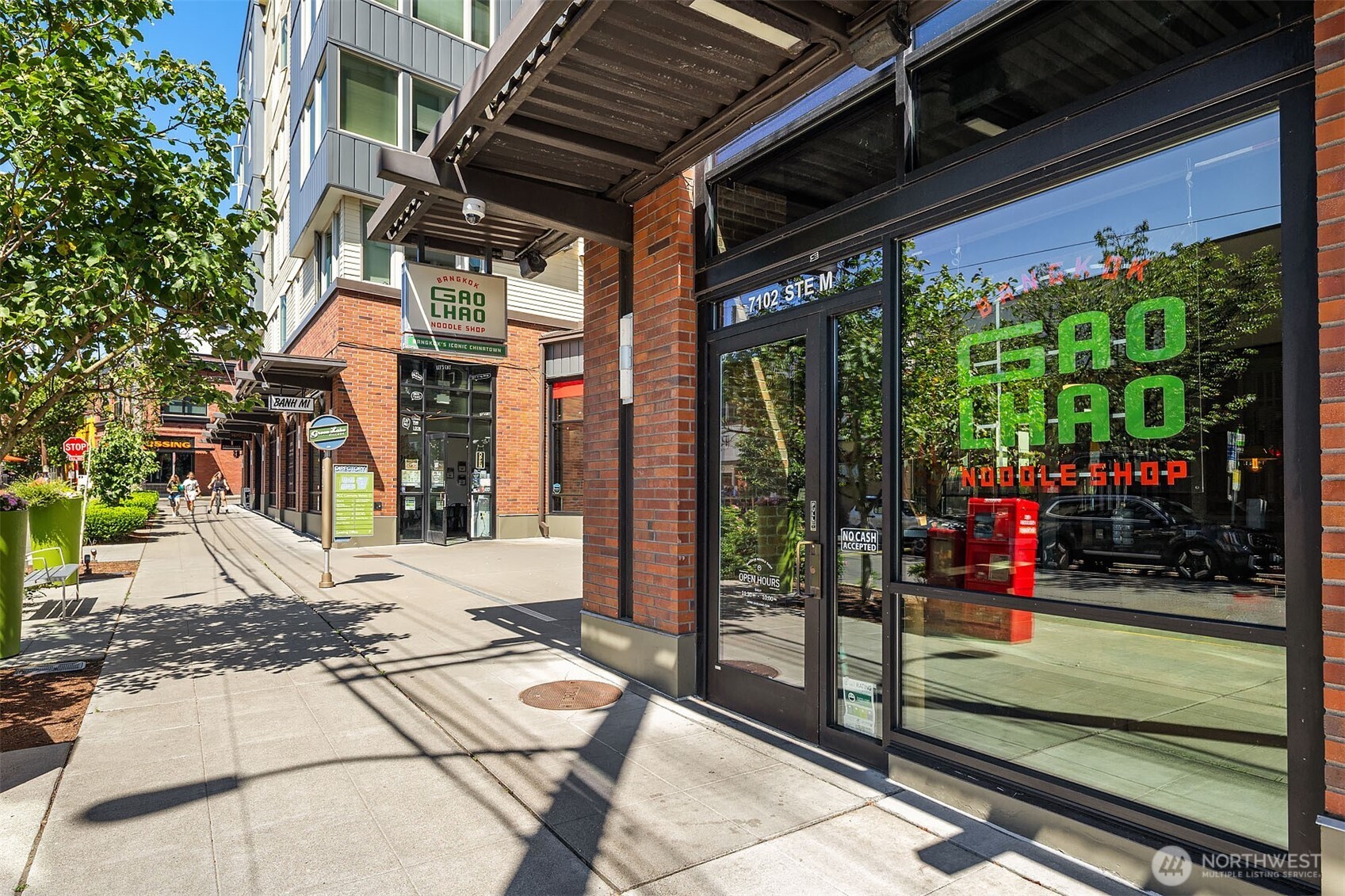 410 NE 70th Street Unit: 204