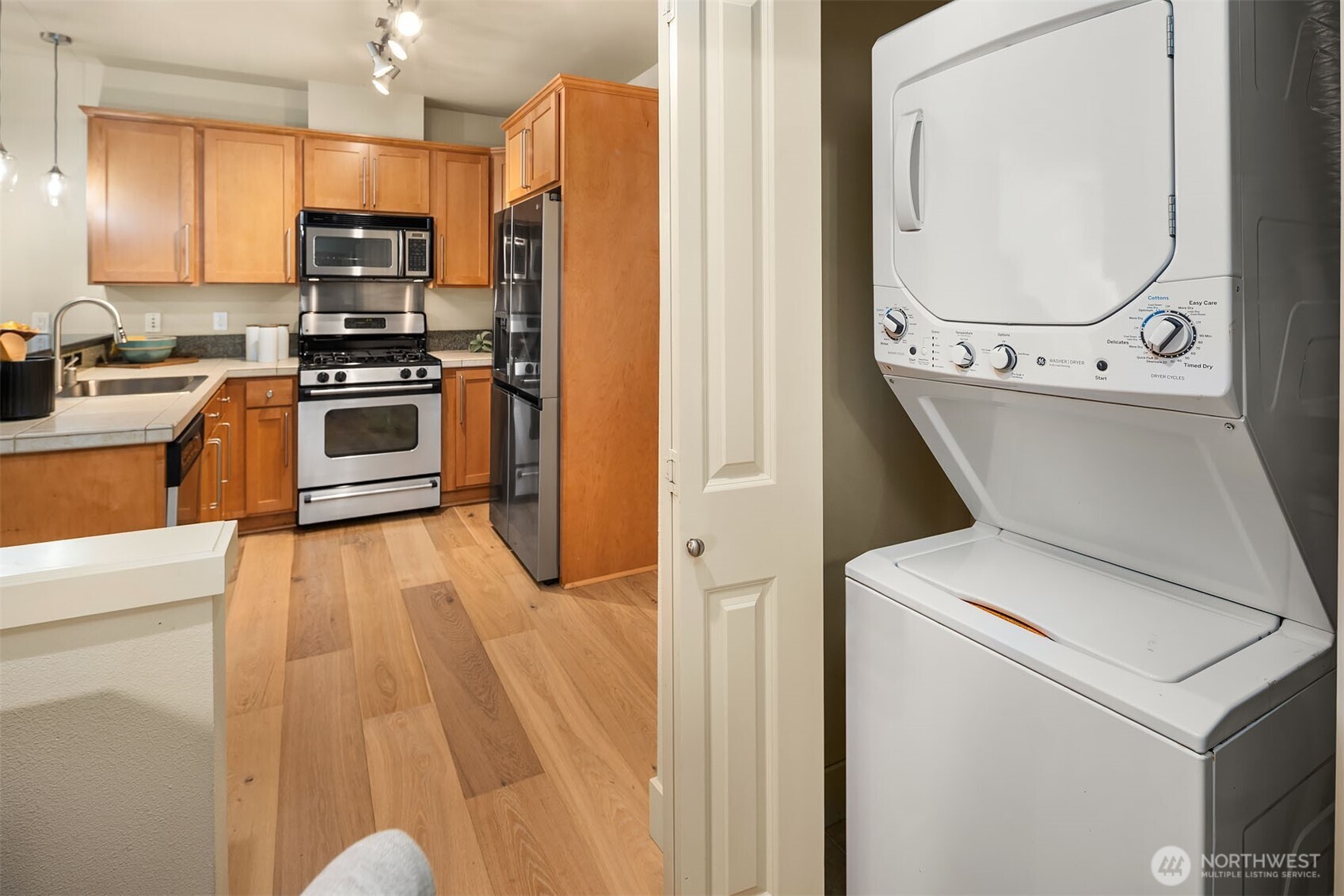 410 NE 70th Street Unit: 204