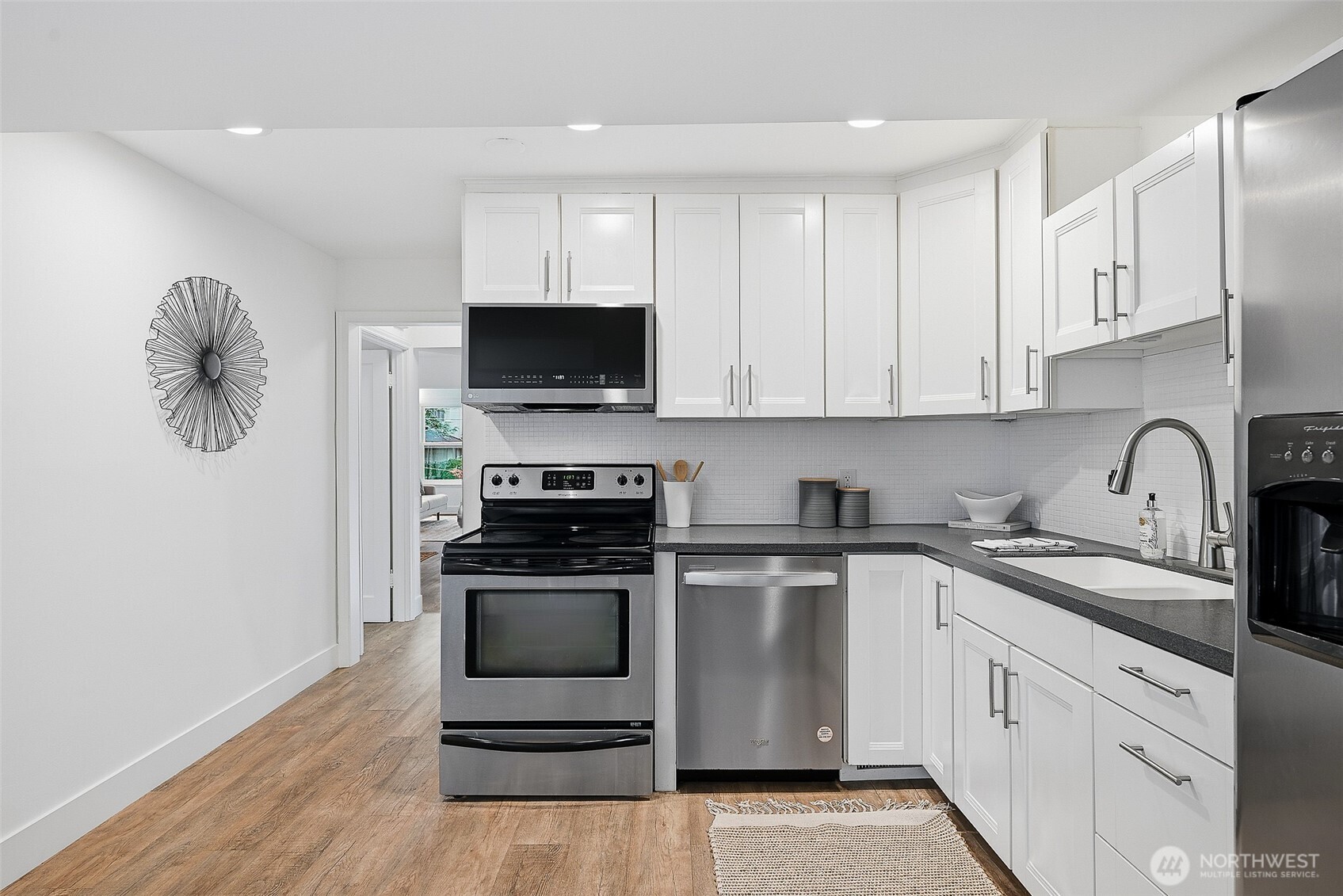 1512 6th Avenue W