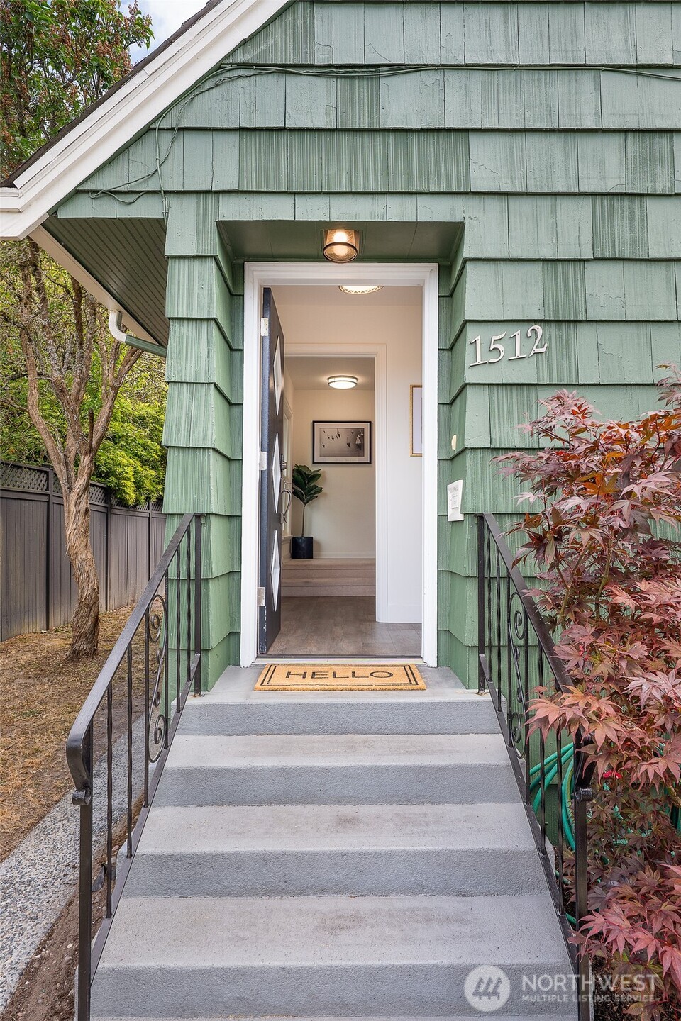1512 6th Avenue W