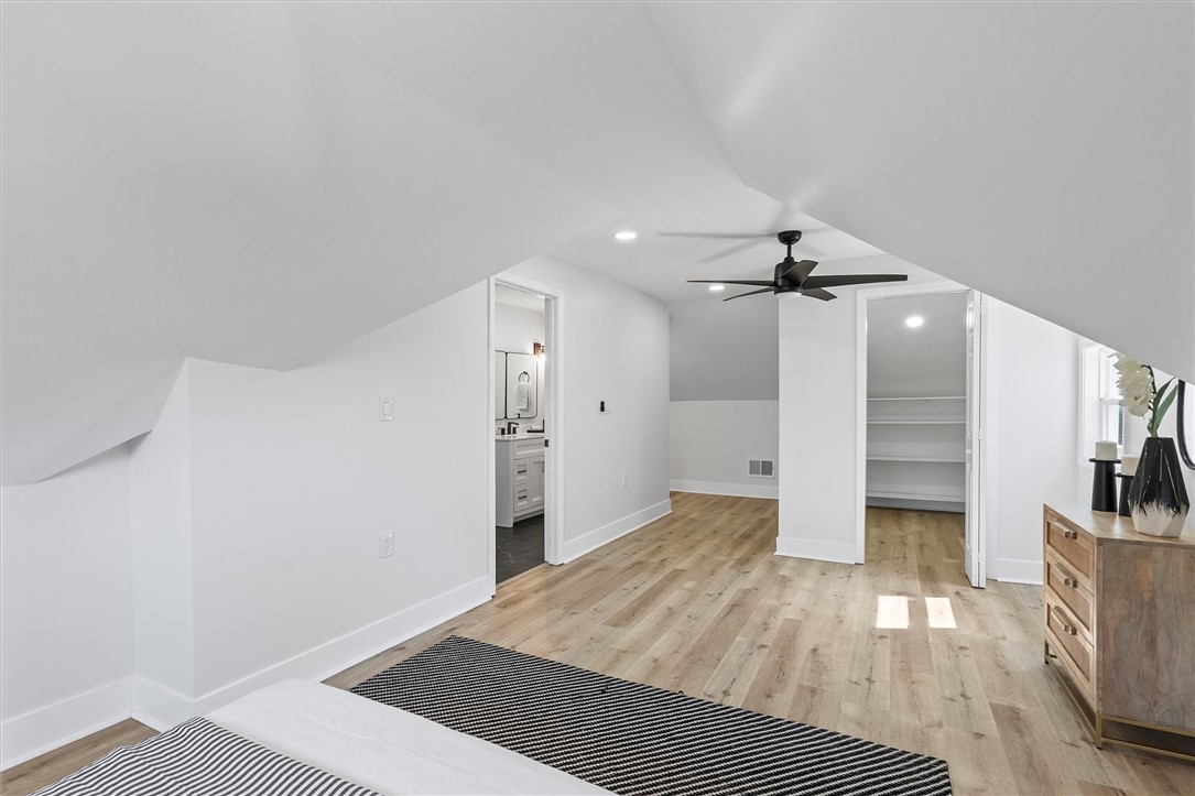 1247 Benton Ave