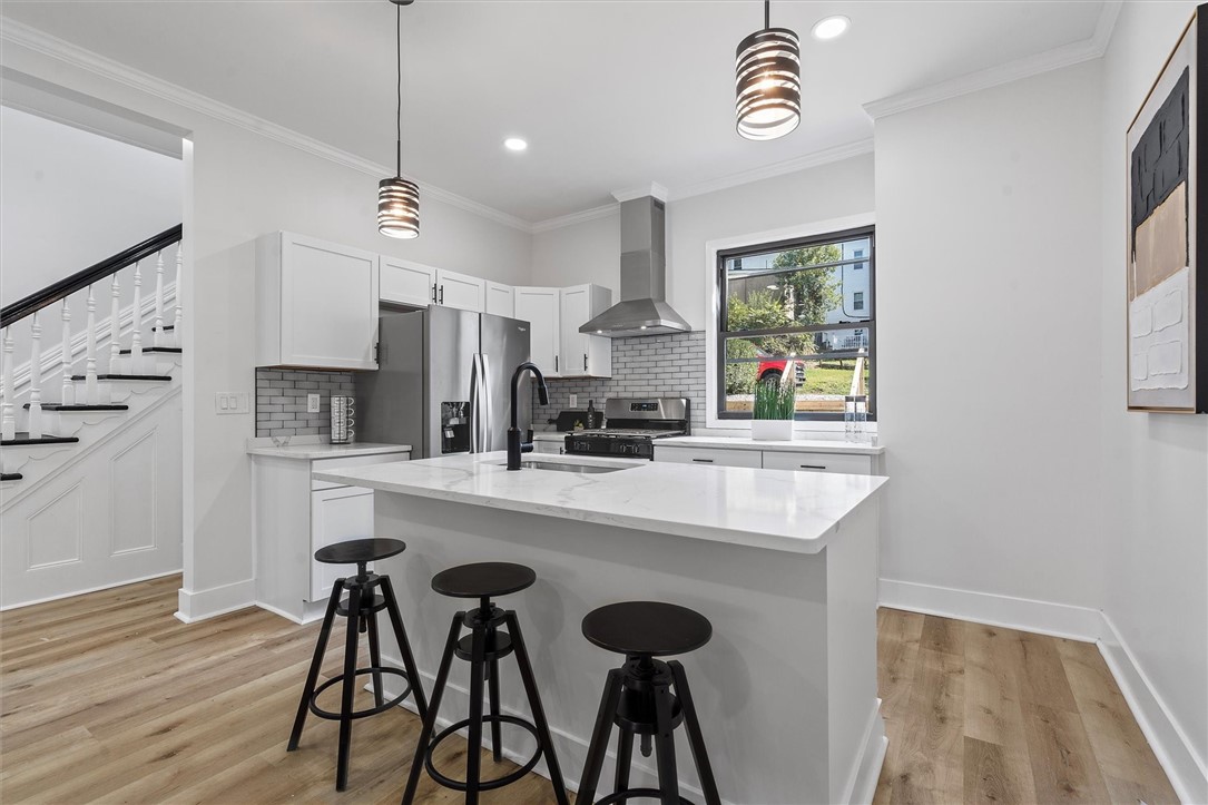1247 Benton Ave