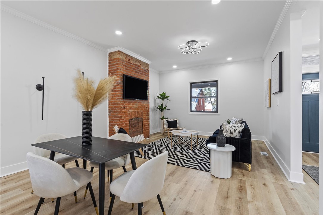 1247 Benton Ave