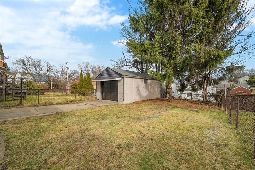 207 Thomas Street