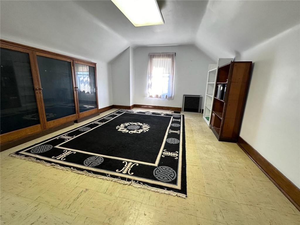 2126 Walton Ave