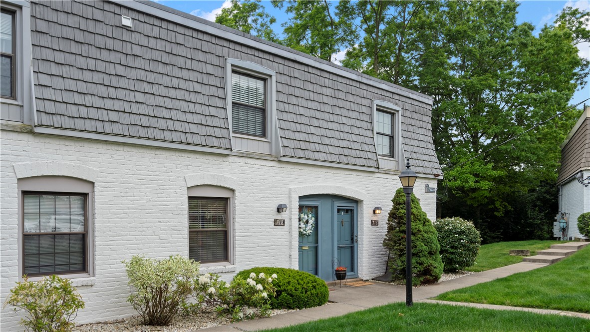 718 Carriage Circle