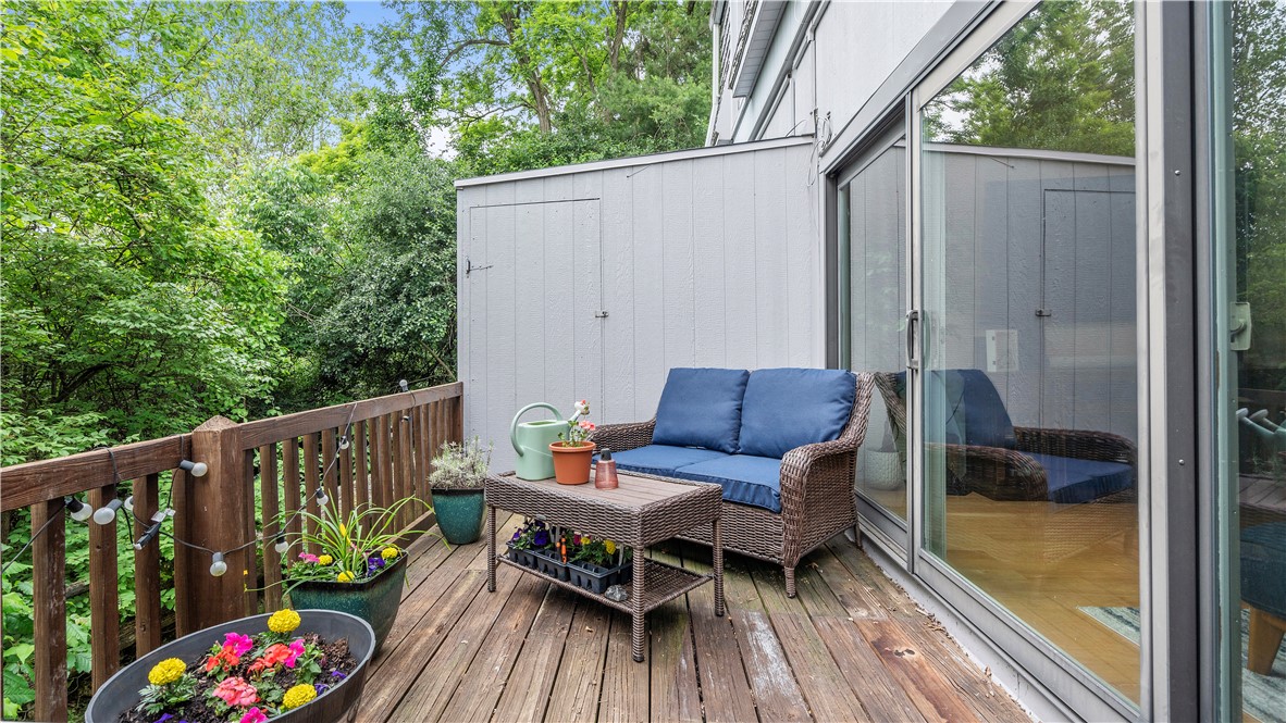 718 Carriage Circle
